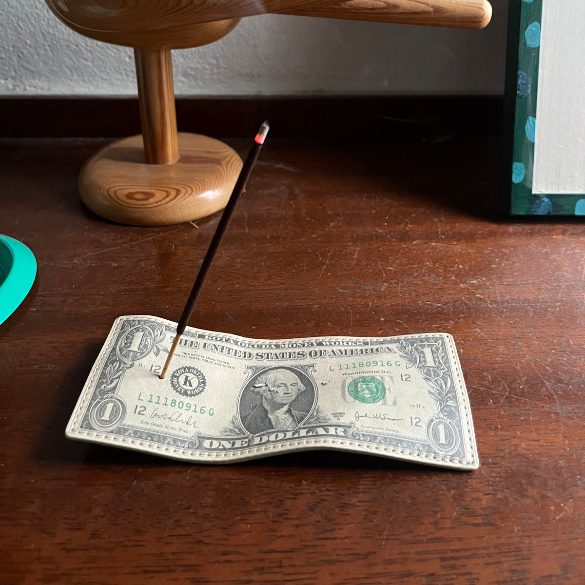 EV-040 KOTA OKUDA BANKNOTE LEATHER INCENSE HOLDER – MIYOSHI RUG